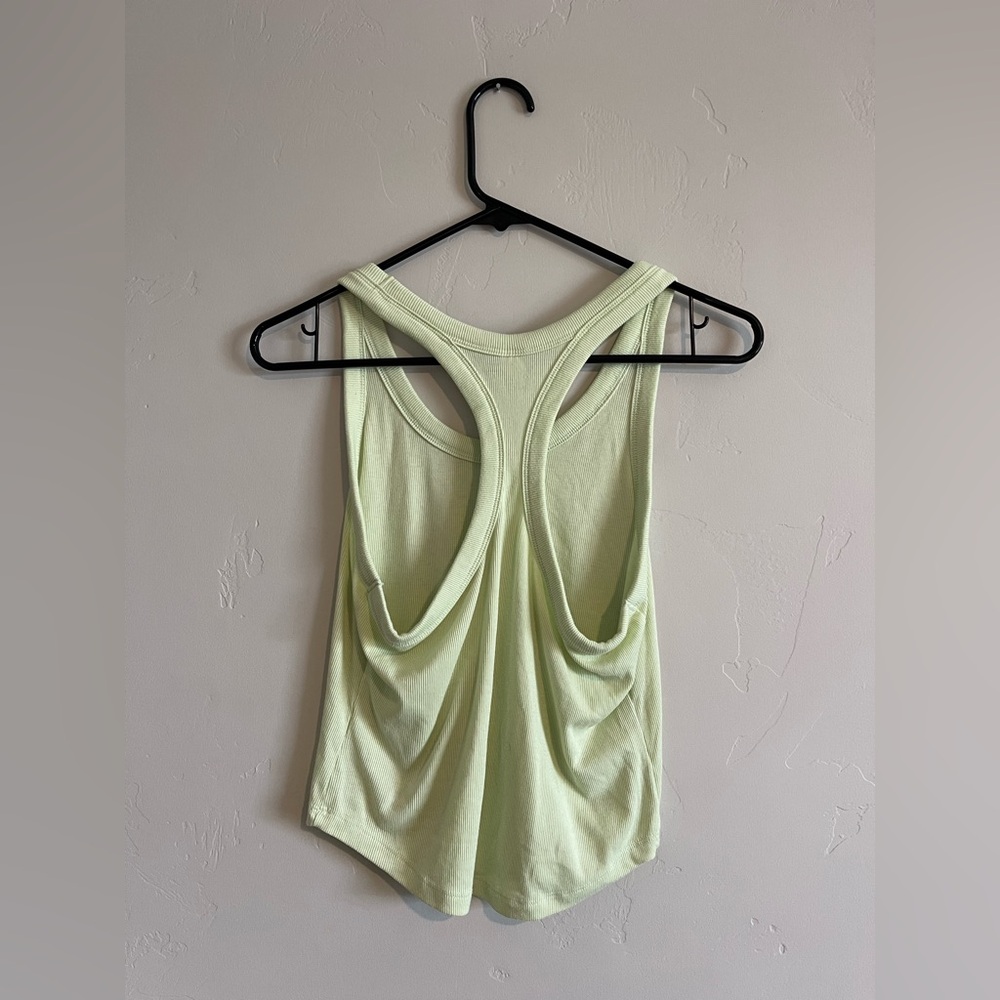 Old Navy Ultra Lite Razorback - Picture 4 of 4